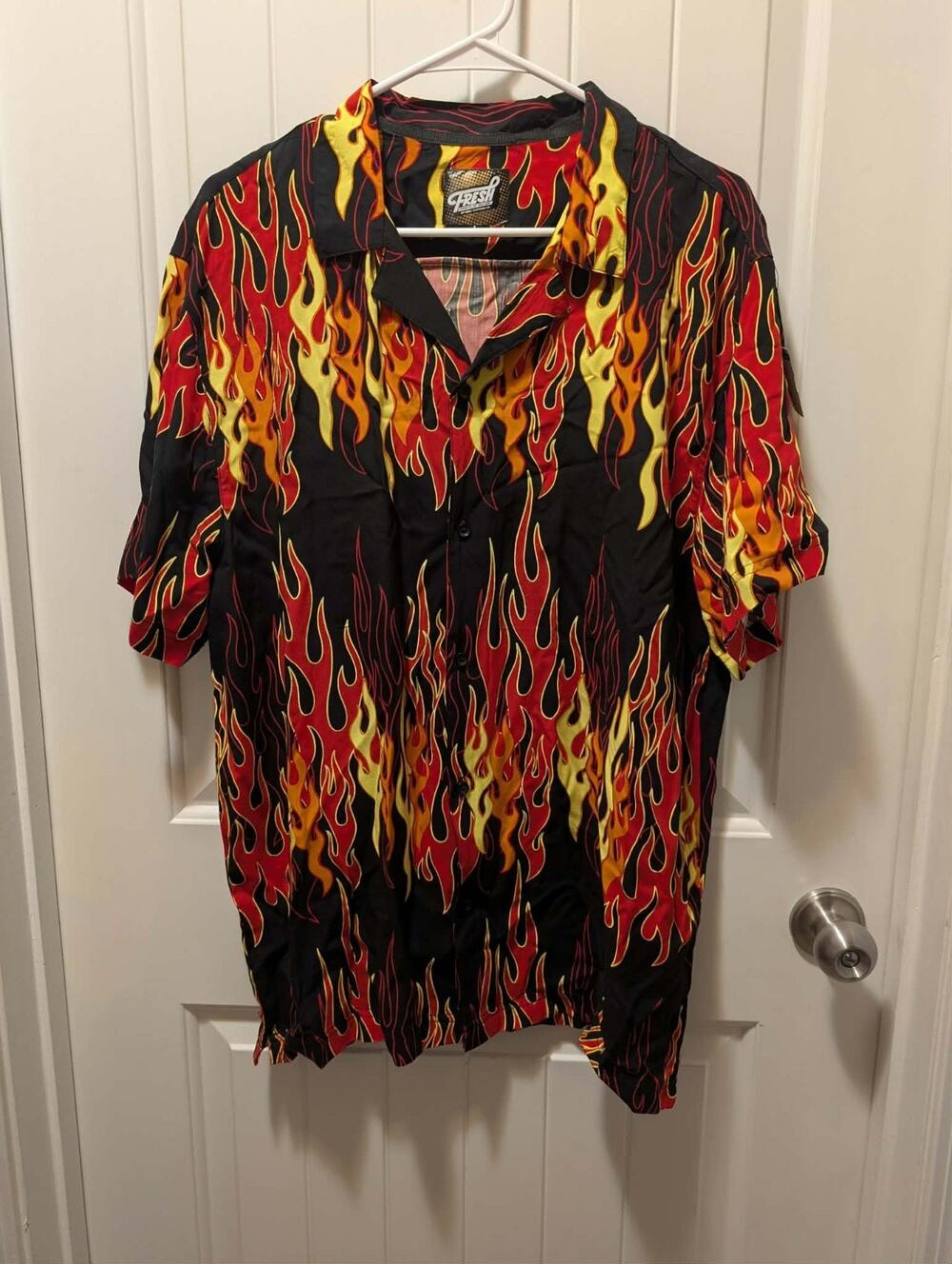 Fresh Prints of Bel Air Graphic Flame Short Sleeve Print Button-up Shirt Size L